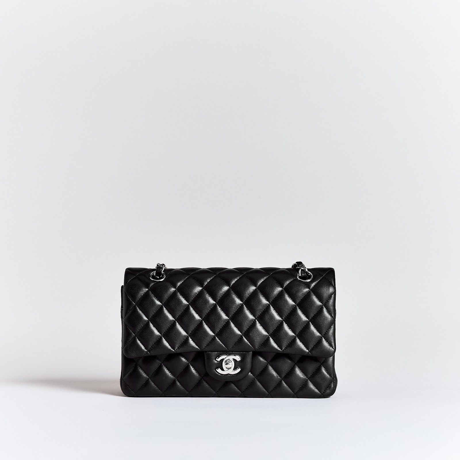 Medium Classic Flap
