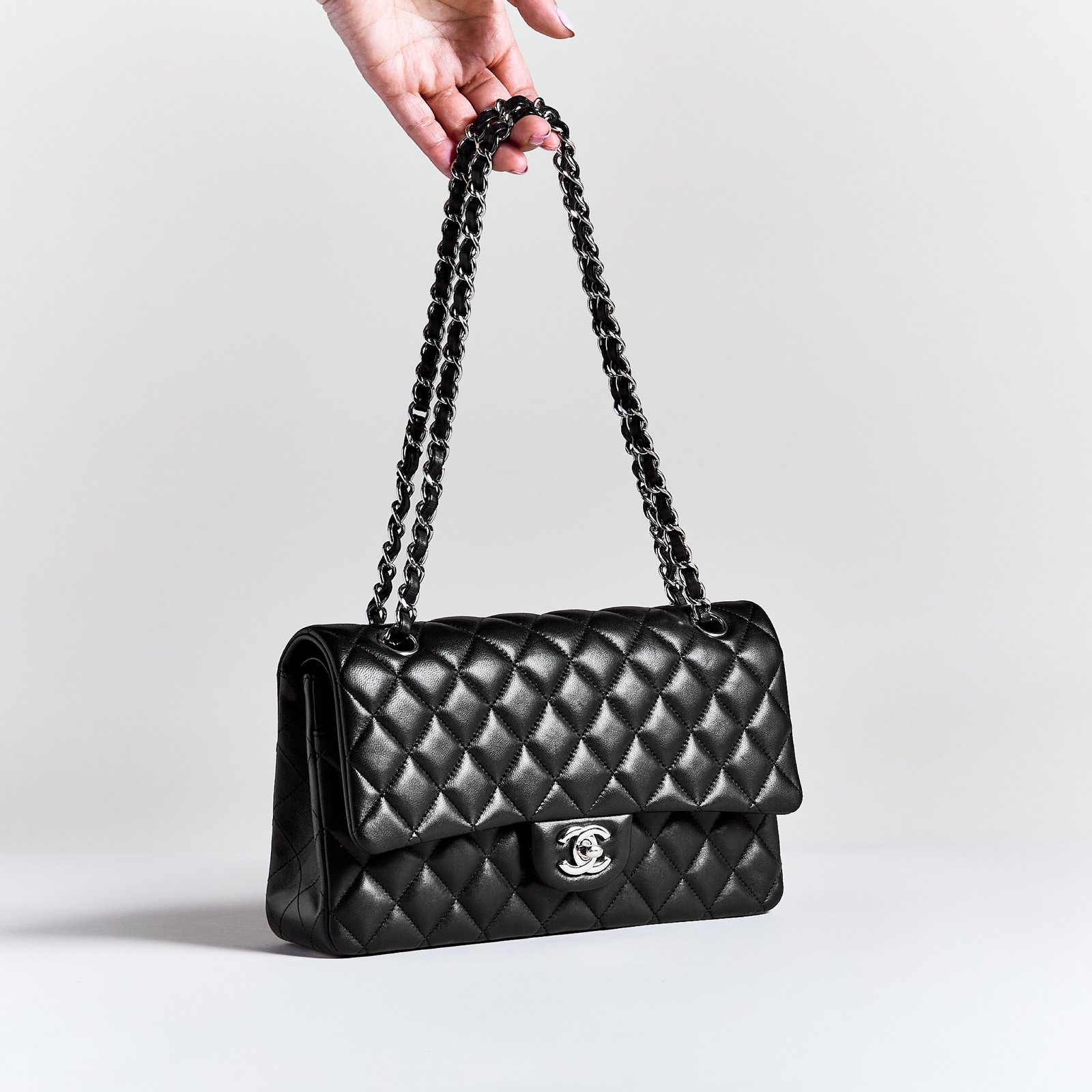 Medium Classic Flap
